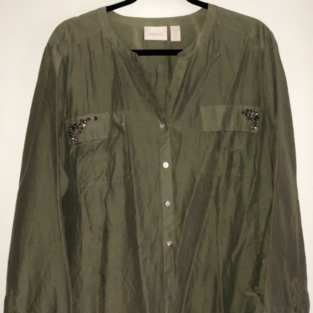 Long sleeve blouse with detailing on the pockets